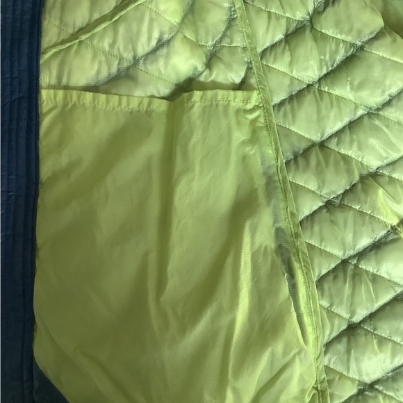 The North Face Women's Blue Puffer Jacket - Picture 4 of 5